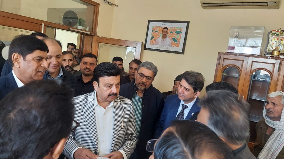 Meeting with the Industries Minister